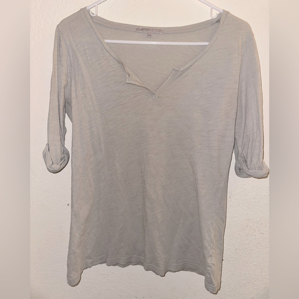 2/$5 bundle sale! 
Gap Women's Gray V-Neck Top